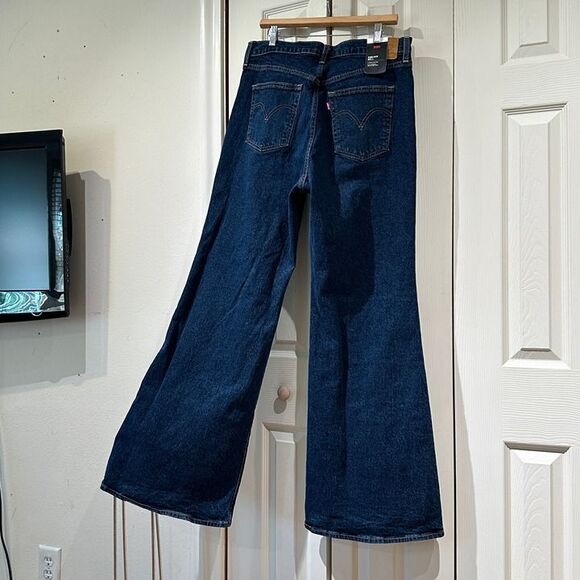 LIKE NEW Levi’s Premium Ribcage Bell Flare High Rise Bell Bottom Jeans Dark Wash - Picture 7 of 12